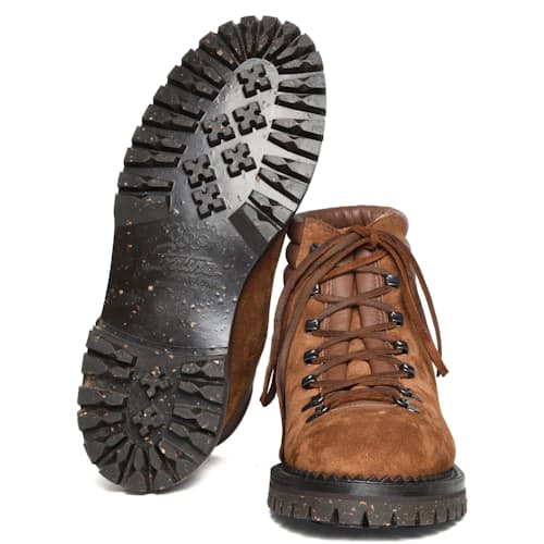 laydown image of Vettore Boots