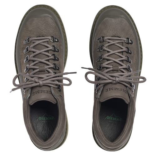 laydown image of Cornaro Gomma Hiking Shoe