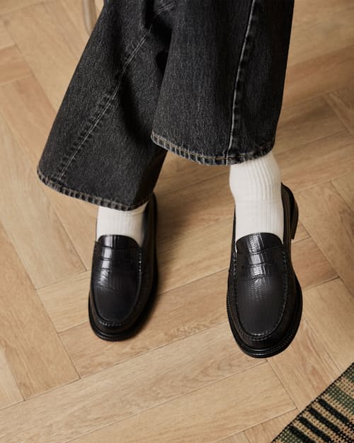 lifestyle image of Yardee Mocassin Loafer