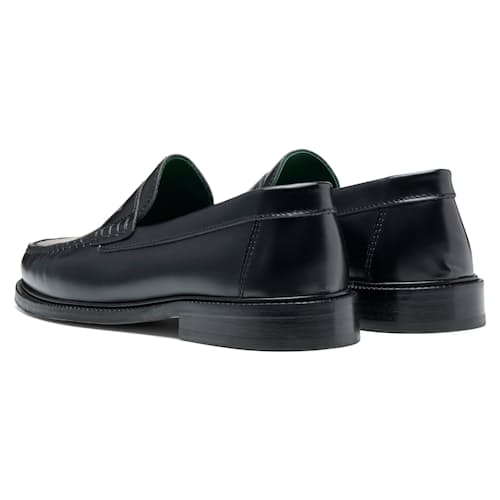laydown image of Yardee Mocassin Loafer
