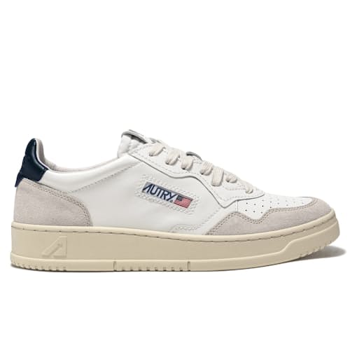 laydown image of Medalist Low Sneaker