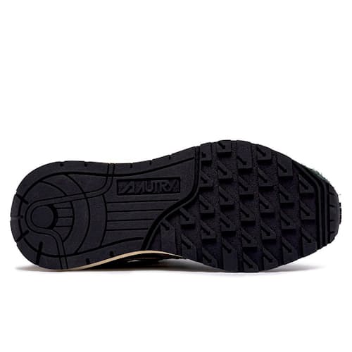 laydown image of Reelwine Low Sneaker