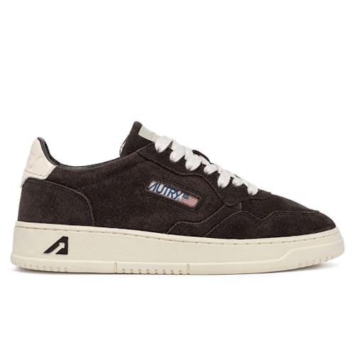 laydown image of Medalist Low Sneaker