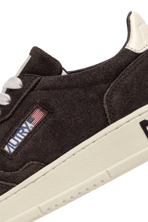 laydown detail image of Medalist Low Sneaker