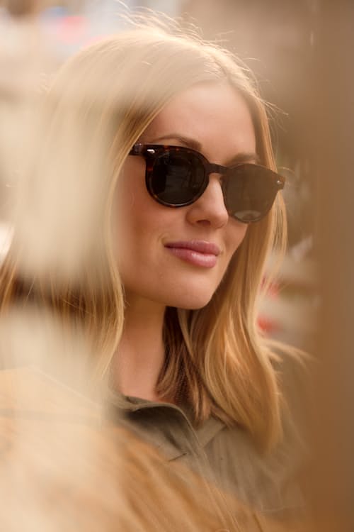 lifestyle image of Hadley Sunglasses