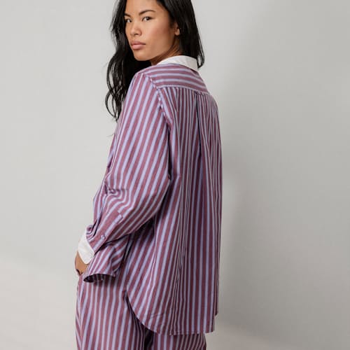 on model image of Women's Airy Cotton Espresso Kit