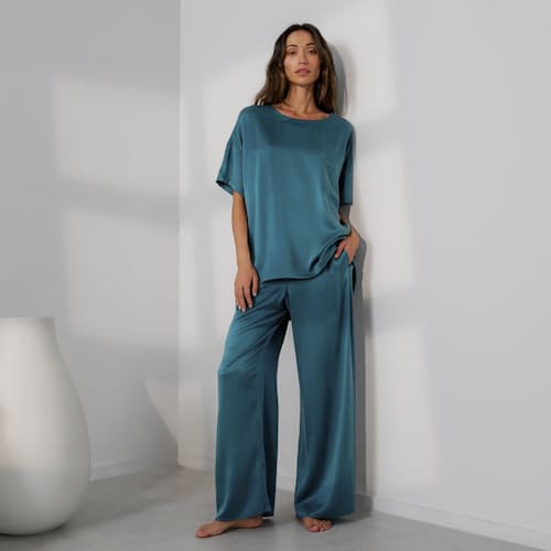 on model image of Women's Washable Silk Tee Pant Set