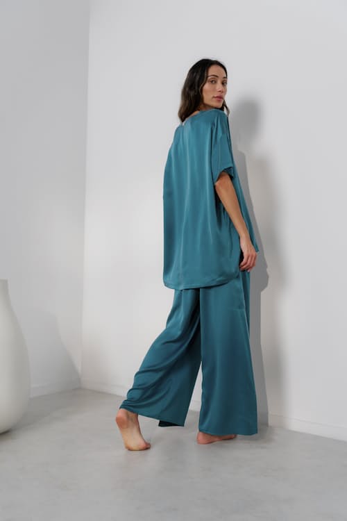 on model image of Women's Washable Silk Tee Pant Set