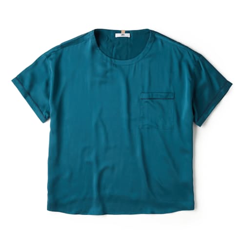 laydown image of Women's Washable Silk Tee Short Set