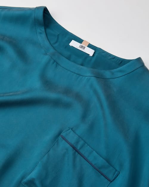 laydown detail image of Women's Washable Silk Tee Short Set