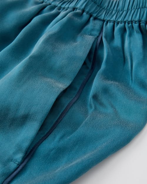laydown detail image of Women's Washable Silk Tee Short Set