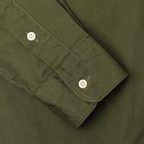 laydown detail image of Classic American Vintage Slim Oxford Shirt