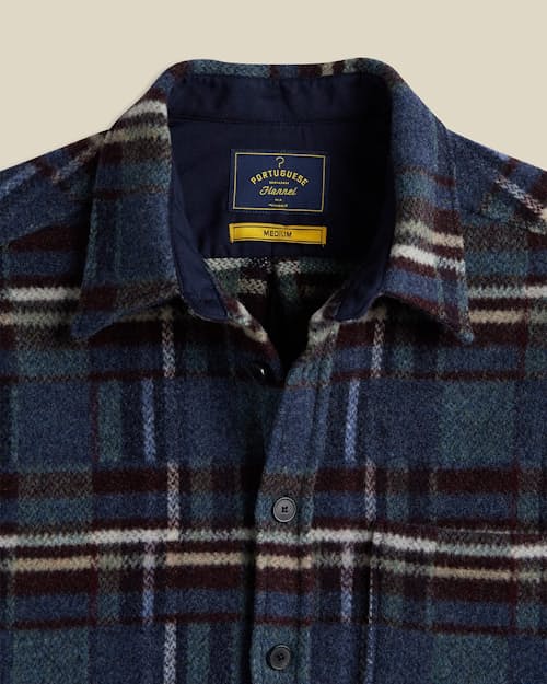 laydown detail image of Virgo Wool Long Sleeve Shirt
