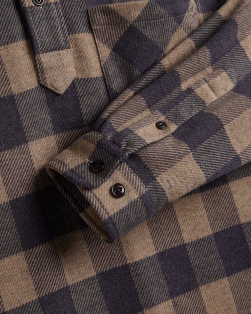 laydown detail image of Altitude Popover Shirt