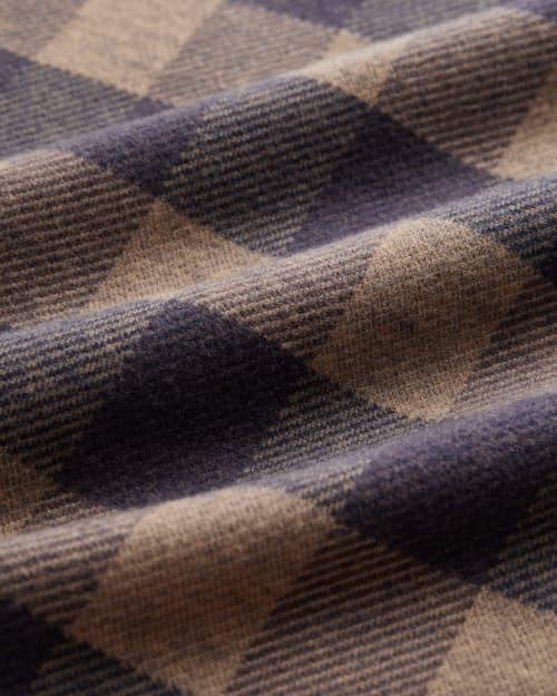 laydown detail image of Altitude Popover Shirt