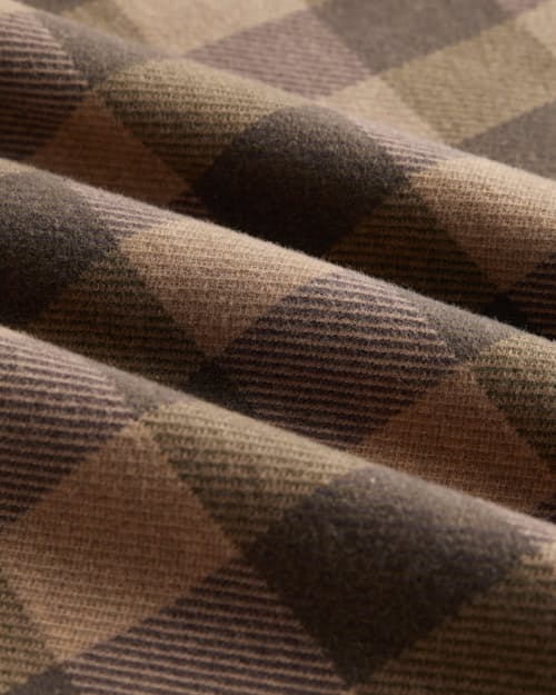 laydown detail image of Altitude Popover Shirt