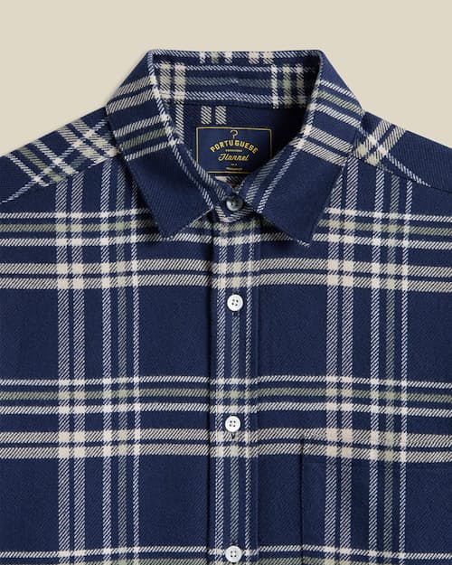 laydown detail image of Front Plaid Long Sleeve Shirt