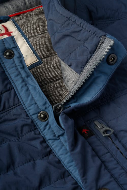 laydown detail image of Windzip Vest