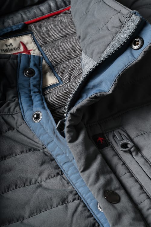 laydown detail image of Windzip Vest