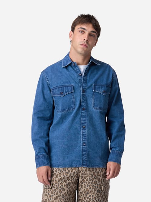 on model image of USN Overshirt