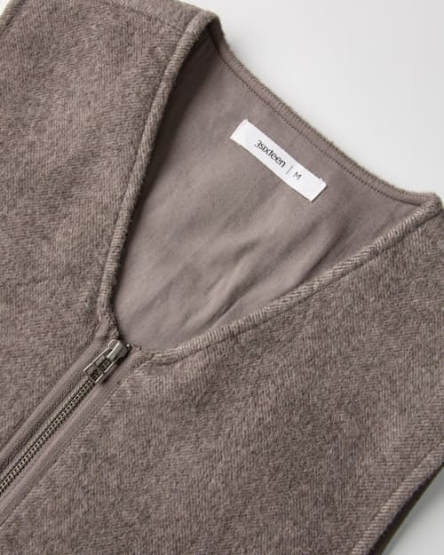 laydown detail image of Zip Vest