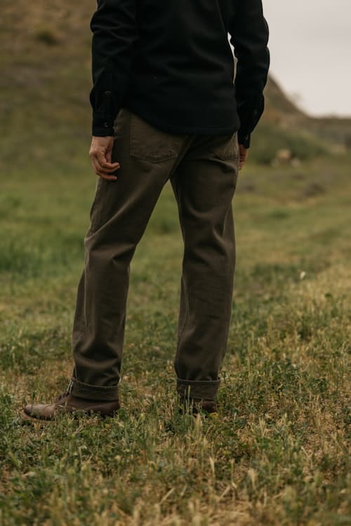 lifestyle image of The Barrel Classic Straight Natural Slub Denim Jeans