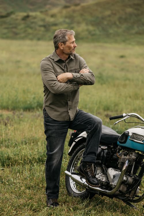 lifestyle image of The Barrel Classic Straight Stretch Selvedge Denim Jeans
