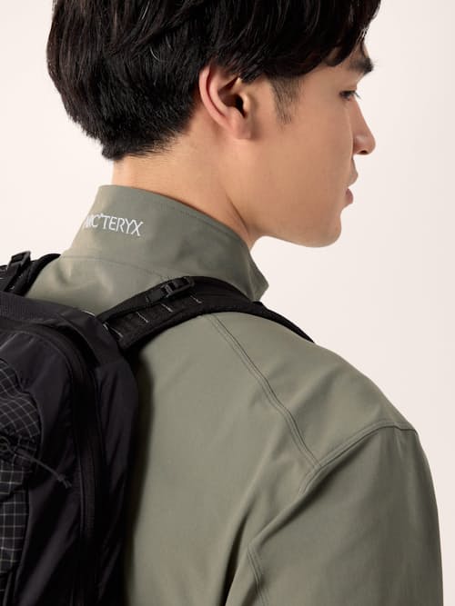 on model image of Gamma Jacket