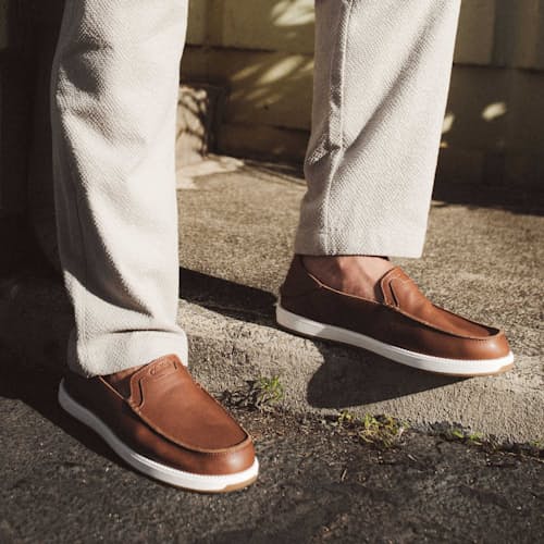 lifestyle image of Kakaha Nia Loafer