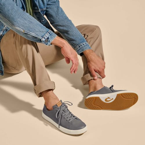 on model image of Lae'Ahi Li 'Ili Sneaker