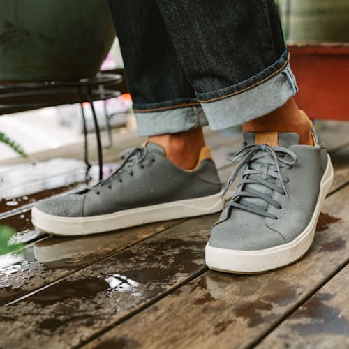 lifestyle image of Lae'Ahi Li 'Ili Sneaker