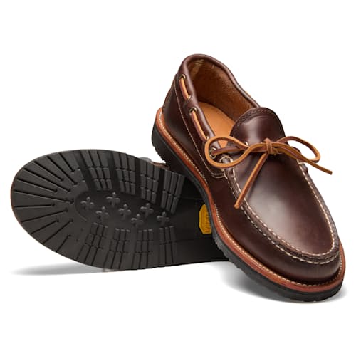 laydown image of Carrabassett Camp Moc Black Mini Lug