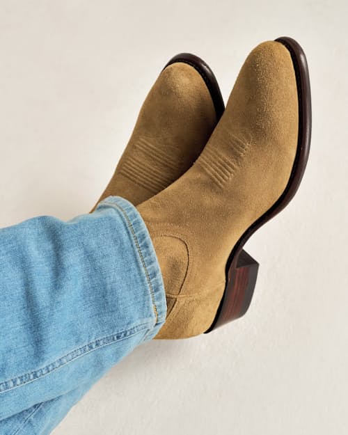 on model image of The Johnny Roughout Boot