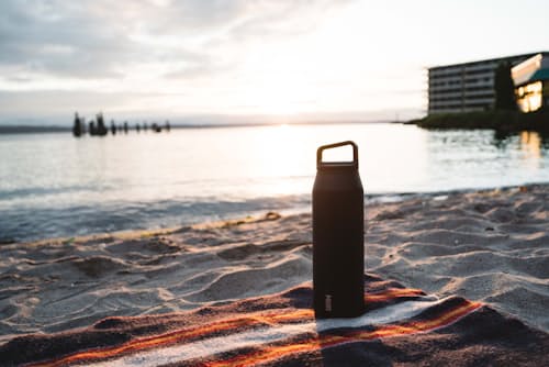 lifestyle image of 32oz VI WM Bottle
