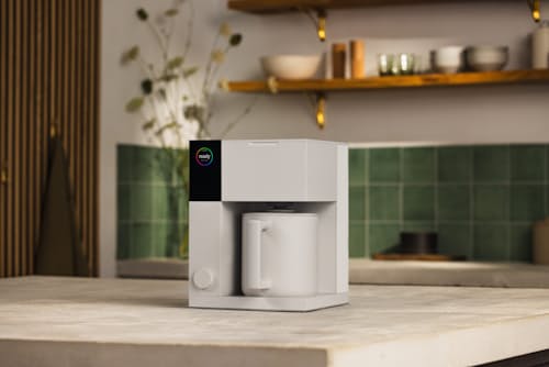 lifestyle image of Aiden Coffee Brewer