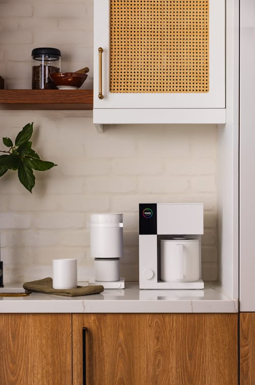 lifestyle image of Aiden Coffee Brewer