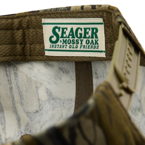 laydown detail image of Seager x Mossy Oak Snapback