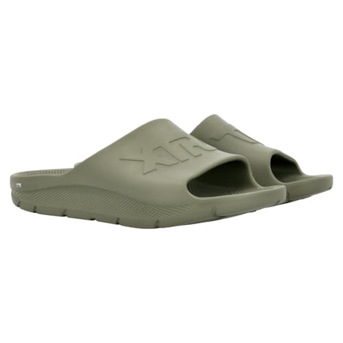 laydown image of Apres Fish Sandal