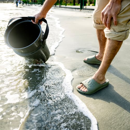 lifestyle image of Apres Fish Sandal
