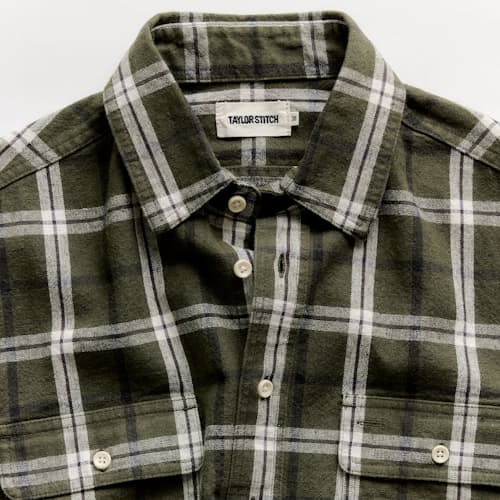 laydown detail image of The Craftsman Linen Blend Shirt