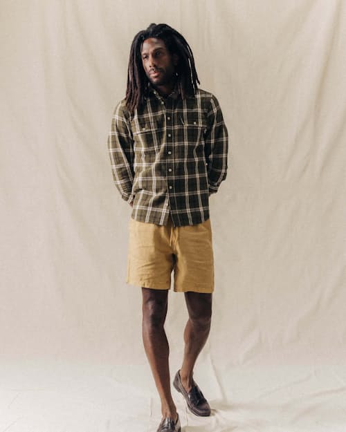 on model image of The Craftsman Linen Blend Shirt