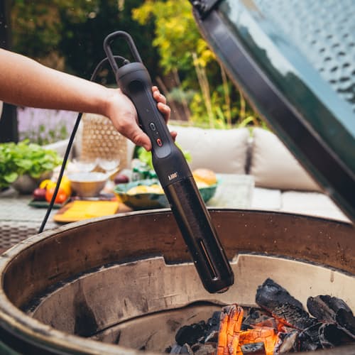 lifestyle image of Looft Air Lighter 2