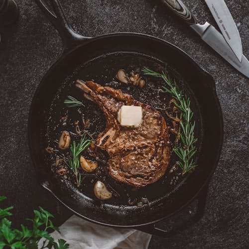 lifestyle image of 4-Piece Steak Set