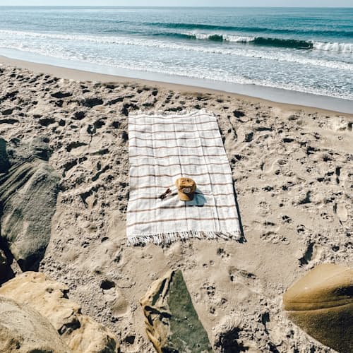 lifestyle image of Catalina Plaid