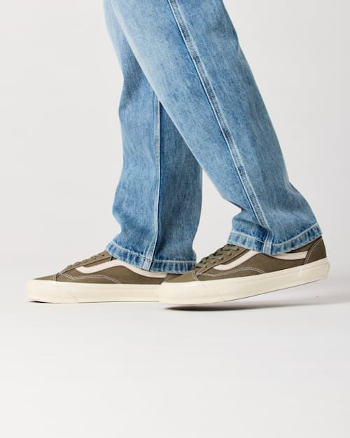 lifestyle image of Carpenter Workwear Pant - HB Classic