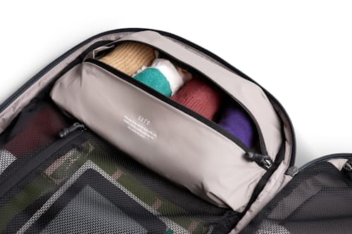 laydown detail image of Lite Travel Pack 30L