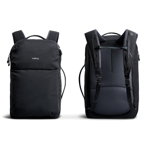 laydown image of Lite Travel Pack 30L