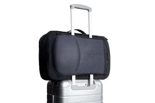 laydown detail image of Lite Travel Pack 30L