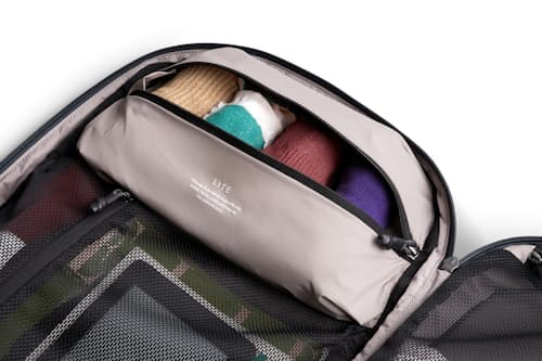 laydown detail image of Lite Travel Pack 30L