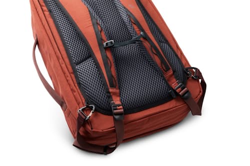 laydown detail image of Lite Travel Pack 30L